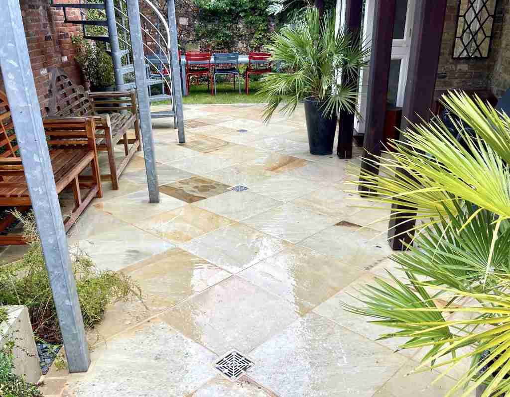 Porcelain paving pressure washing