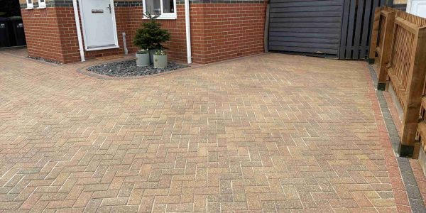 Clean driveway after cleaning by Iceni Exterior Cleaning in Bury St Edmunds